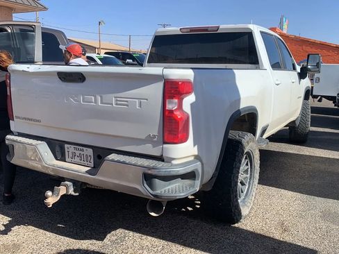 Used 2021 Chevrolet Silverado 2500 LT w/ Z71 Off-Road Package image 2