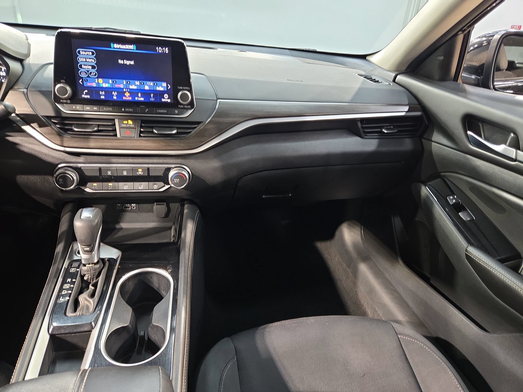 Used 2023 Nissan Altima 2.5 SV FWD image 11
