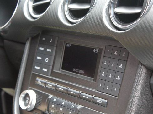 Used 2017 Ford Mustang Coupe RWD image 31