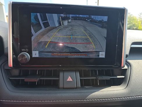 Used 2023 Toyota RAV4 XLE image 9