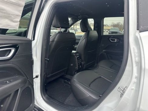 New 2026 Jeep Compass Latitude image 19