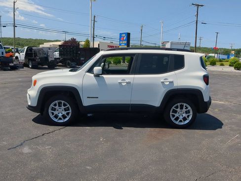 Used 2019 Jeep Renegade Latitude w/ Cold Weather Group AWD/4WD image 8