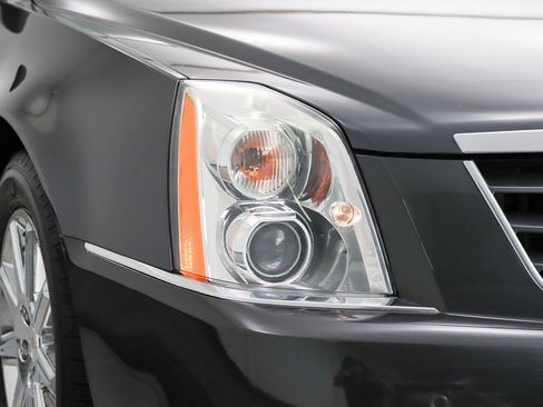 Used 2011 Cadillac DTS Premium FWD image 14