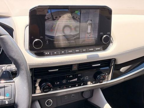 Used 2023 Nissan Rogue SL w/ SL Premium Package FWD image 18