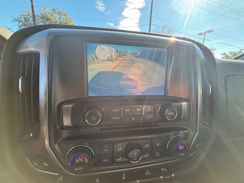 Used 2018 Chevrolet Silverado 1500 LT w/ Texas Edition image 9