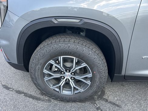 New 2026 GMC Acadia AT4 w/ Luxury Package AWD/4WD image 4