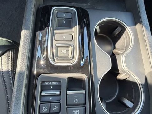 New 2025 Honda Pilot Touring image 6