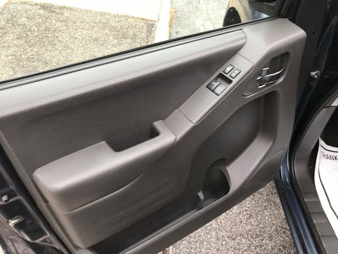 Used 2017 Nissan Frontier SV RWD image 9