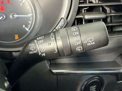 Used 2024 MAZDA MAZDA3 s FWD image 29