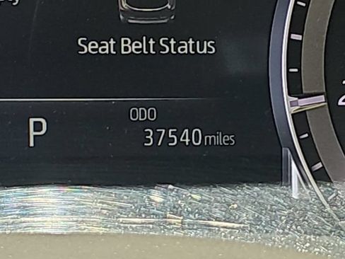 Used 2023 Toyota Highlander XLE FWD image 24