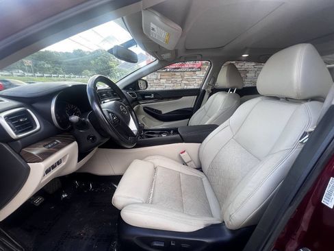 Used 2017 Nissan Maxima Platinum FWD image 16
