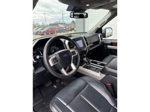 Used 2019 Ford F150 Lariat w/ Equipment Group 502A Luxury image 12