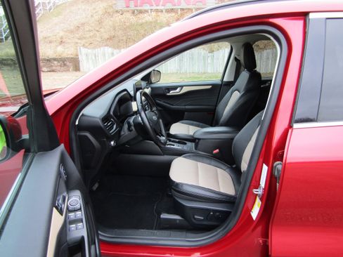 Used 2021 Ford Escape Titanium w/ Titanium Elite Package image 13