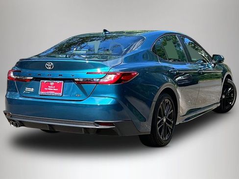 Used 2025 Toyota Camry SE w/ Convenience Package FWD image 5