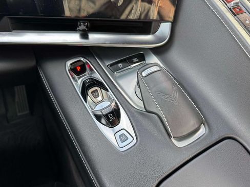 Used 2022 Chevrolet Corvette Stingray Preferred Conv w/ Z51 Performance Package RWD image 29