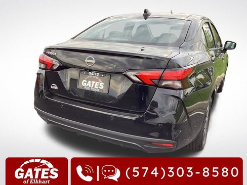 Used 2025 Nissan Versa SV FWD image 9