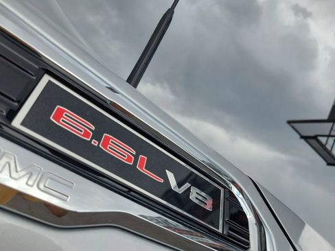 Used 2021 GMC Sierra 2500 SLE w/ SLE Value Package; AWD/4WD image 17