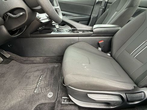 Used 2024 Hyundai Elantra Blue image 12