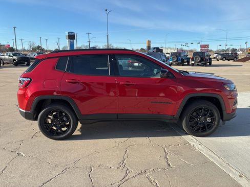 New 2026 Jeep Compass Latitude image 7