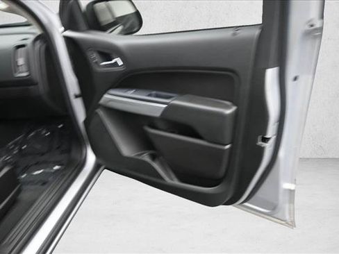 Used 2019 Chevrolet Colorado LT AWD/4WD image 30