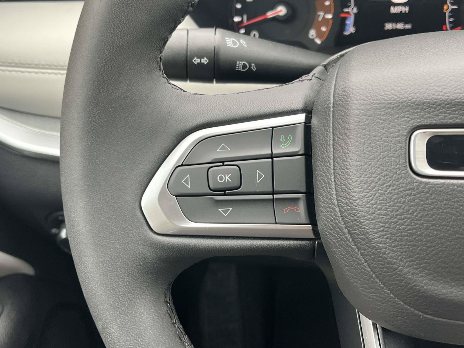 Used 2025 Jeep Compass Limited AWD/4WD image 18