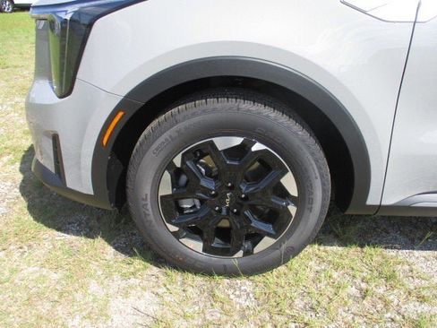 New 2025 Kia Sorento S w/ Panoramic Sunroof Package image 9