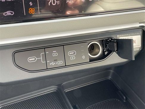 New 2026 Kia Carnival SX Prestige image 38