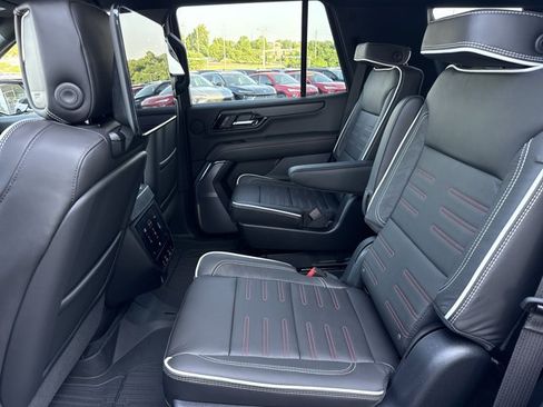 New 2026 GMC Yukon AT4 Ultimate w/ LPO, Floor Liner Package AWD/4WD image 6