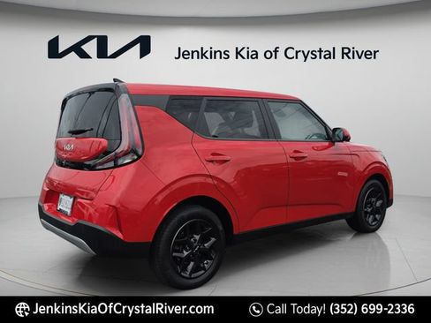 Used 2024 Kia Soul LX w/ Option Group 015 FWD image 5