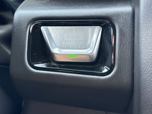 Used 2025 GMC Yukon Denali AWD/4WD image 27