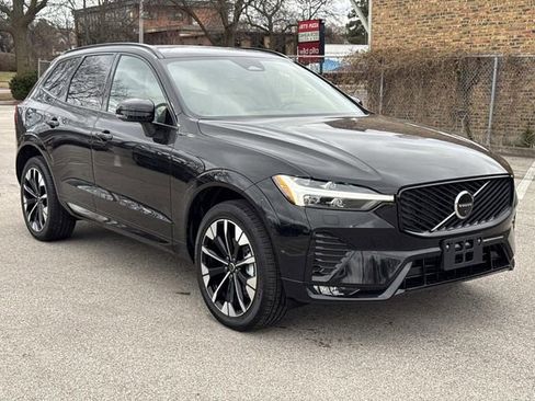 Used 2026 Volvo XC60 B5 Plus w/ Climate Package AWD/4WD image 3