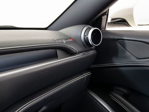 Certified 2022 Ferrari Portofino M RWD image 15