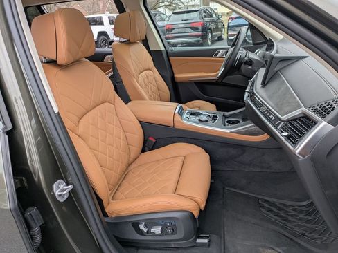 Certified 2024 BMW X7 xDrive40i w/ Executive Package image 25