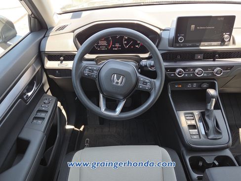 Used 2024 Honda CR-V EX image 11