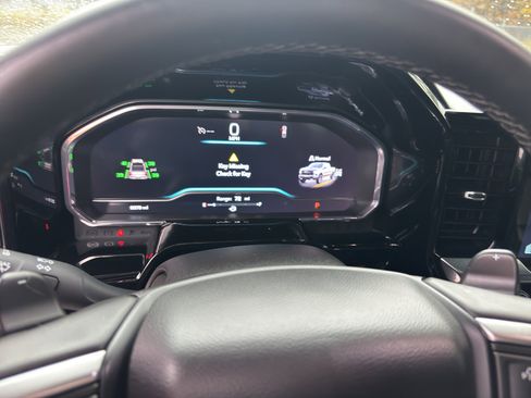 Used 2024 Chevrolet Silverado 1500 LT Trail Boss w/ LT Trail Boss Premium Package image 6