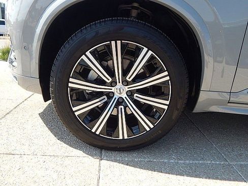 Certified 2025 Volvo XC90 B6 Plus image 12