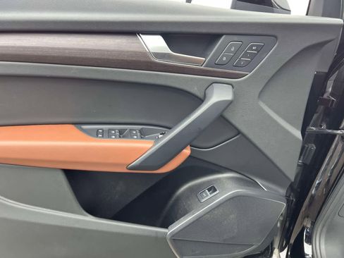 Used 2021 Audi Q5 Premium w/ Convenience Package image 18