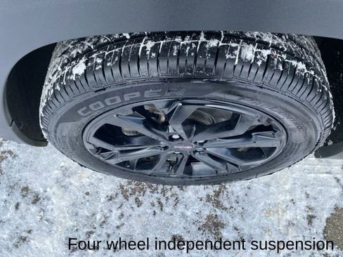 Used 2022 GMC Terrain SLE w/ Driver Convenience Package image 40