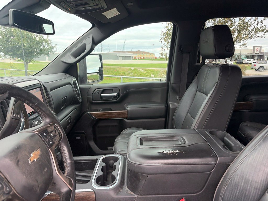 Used 2022 Chevrolet Silverado 3500 High Country w/ Safety Package II AWD/4WD image 45