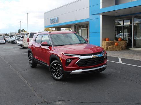 New 2026 Chevrolet TrailBlazer LT w/ Convenience Package image 2
