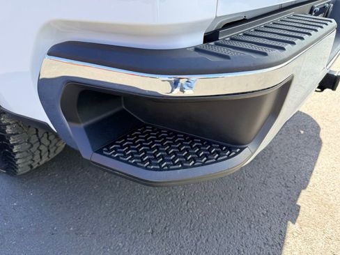 Used 2019 Chevrolet Silverado 1500 LT AWD/4WD image 15