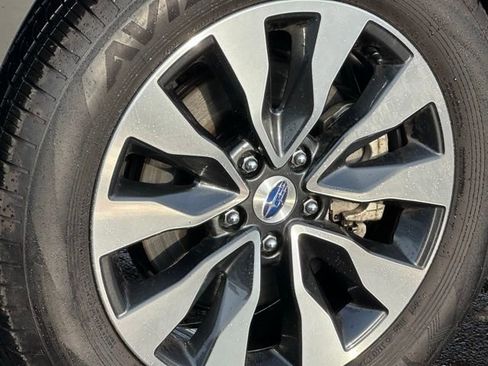 Used 2025 Subaru Outback Limited image 11