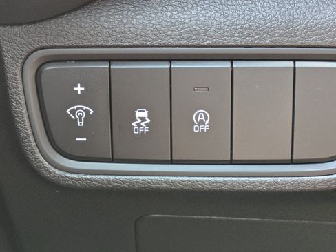Certified 2023 Kia Soul LX w/ LX Technology Package FWD image 17