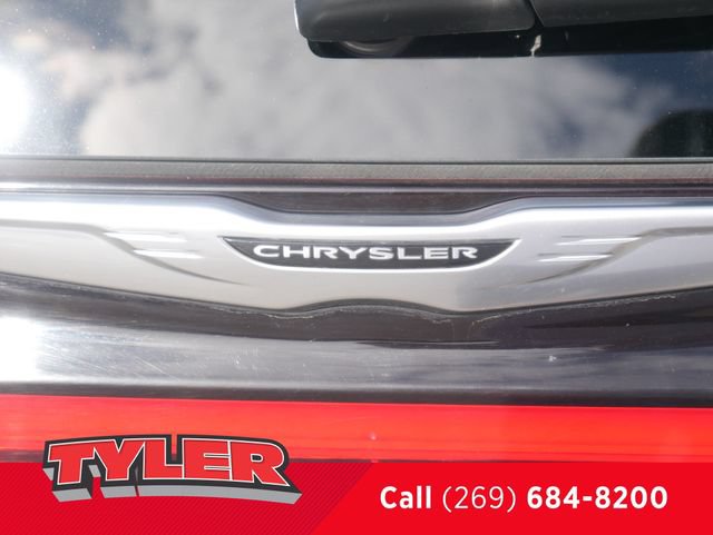Used 2024 Chrysler Pacifica Limited FWD image 15