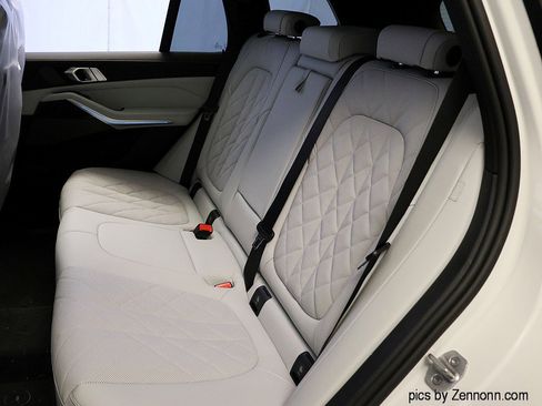 New 2026 BMW X5 xDrive50e image 13