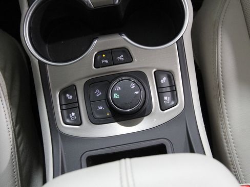 Used 2018 GMC Terrain Denali w/ Advanced Safety Package image 17