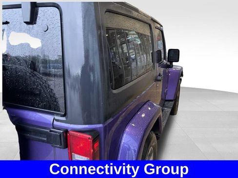 Used 2017 Jeep Wrangler Sahara w/ Connectivity Group AWD/4WD image 5