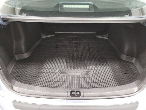 Used 2021 Toyota Corolla LE FWD image 31