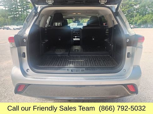 Used 2022 Toyota Highlander Limited AWD/4WD image 23