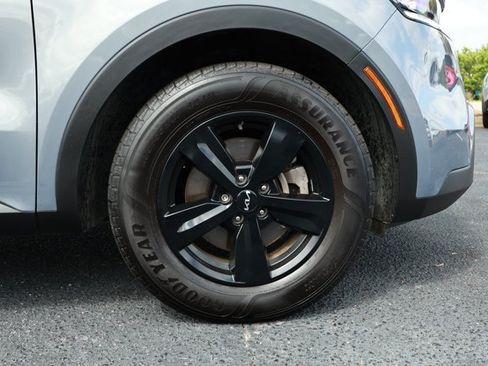 Used 2022 Kia Sorento LX FWD image 5